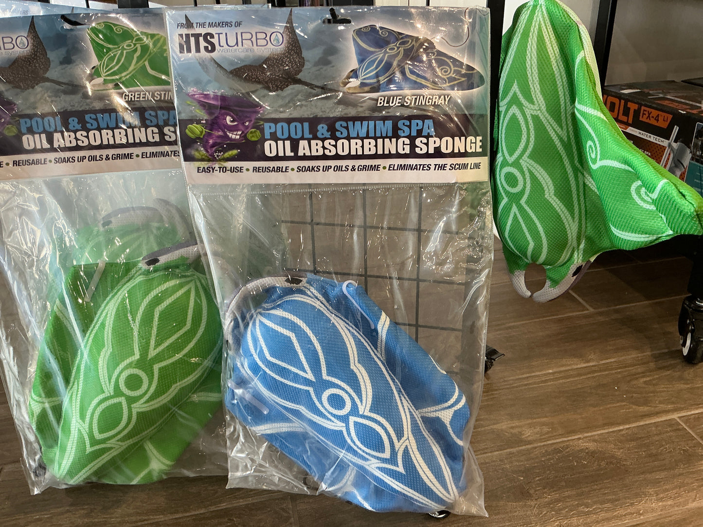 HTS Turbo Hot Tub & Swim Spa Oil Absorbing Sponge - Blue Stingray